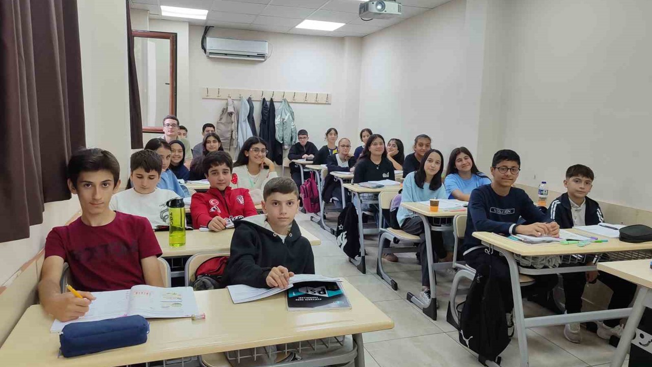 Şair ve Yazar Yavuz Bülent Bakiler, Gaziosmanpaşa Bilgi Evleri’nde anıldı
