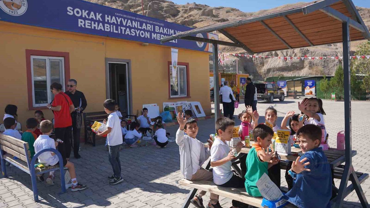 Kahta Belediyesi’nden Hayvanları Koruma Günü’nde anlamlı etkinlik
