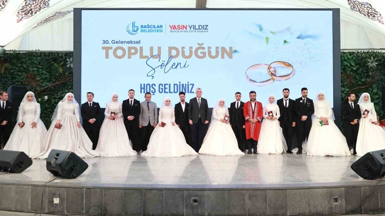 Bağcılar’da 8 çift, Ticaret Bakanı Ömer Bolat’ın şahitliğinde evlendi
