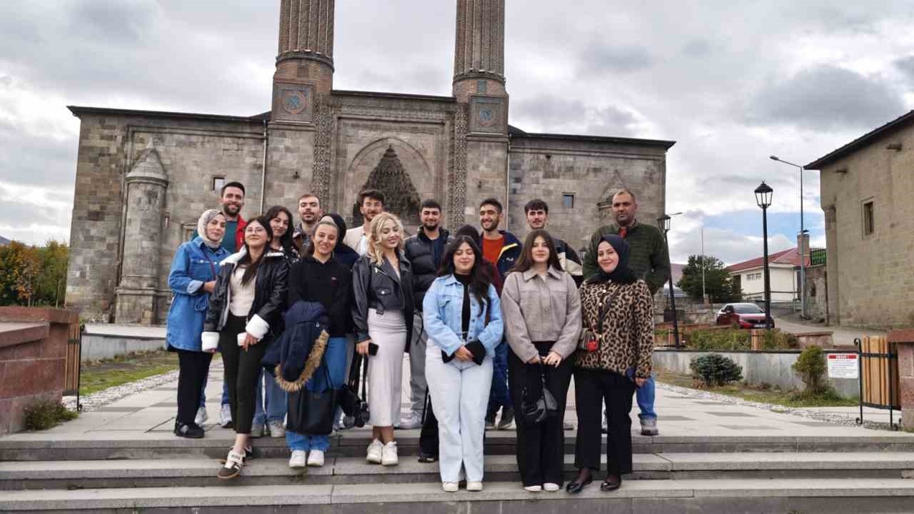 Aşkale Gençlik Merkezi’nden "Bir bilenle Erzurum" projesi
