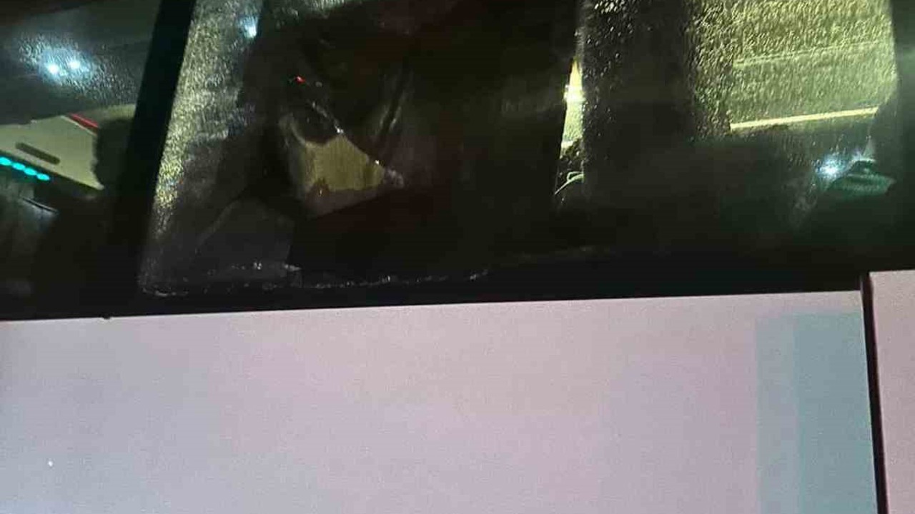 Kocaelispor taraftarlarına deplasmanda taşlı saldırı
