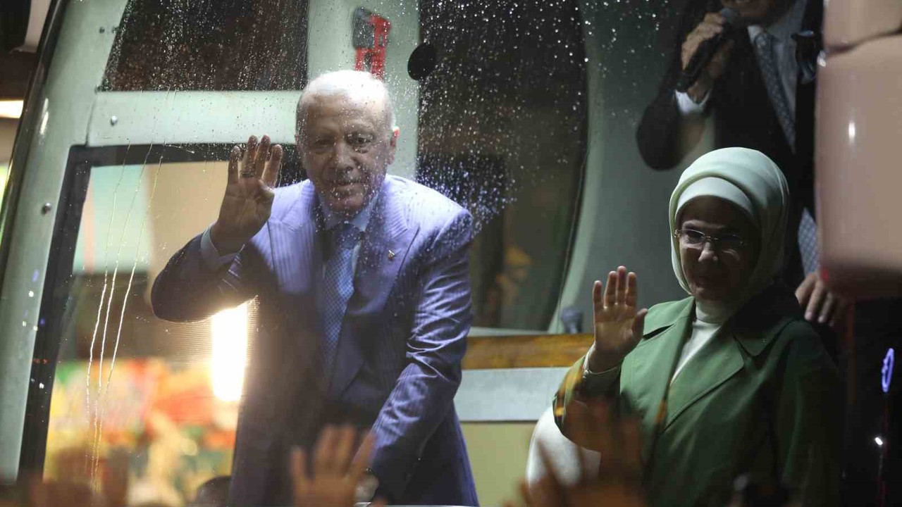 Cumhurbaşkanı Erdoğan, Rize’de: "Heyelan bölgelerini gezip görme imkanımız olacak"
