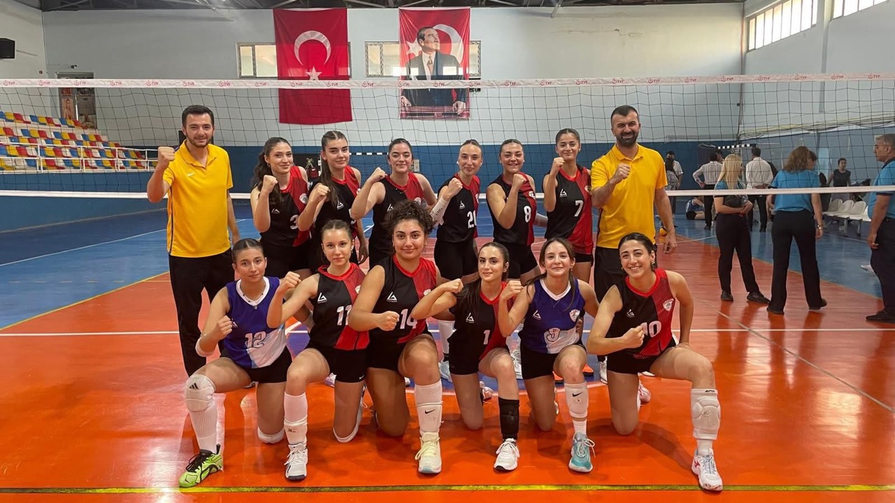 Malatya Voleybol Kadın Takımı deplasmanda 3-2 galip