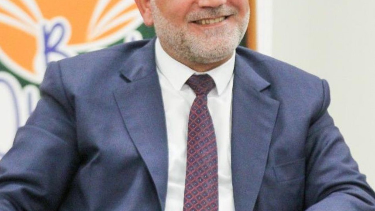 Başkan Sandıkçı: "İlçemizde üniversiteyi kazanan öğrencilerimizin tamamına burs desteği sağlıyoruz"
