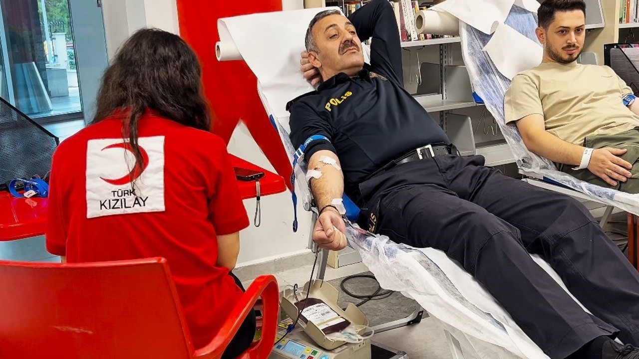 Emniyet personelinden kan bağışı
