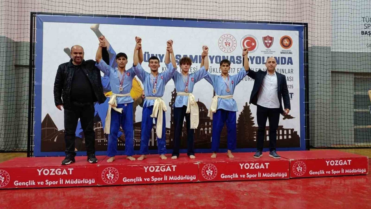 Bilecikli güreşçi Mikail Zaloğlu’ndan Türkiye şampiyonluğu
