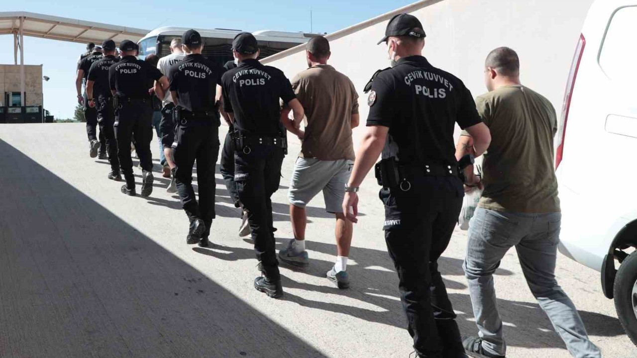 Antalya’da aranan 186 şahıs yakalandı
