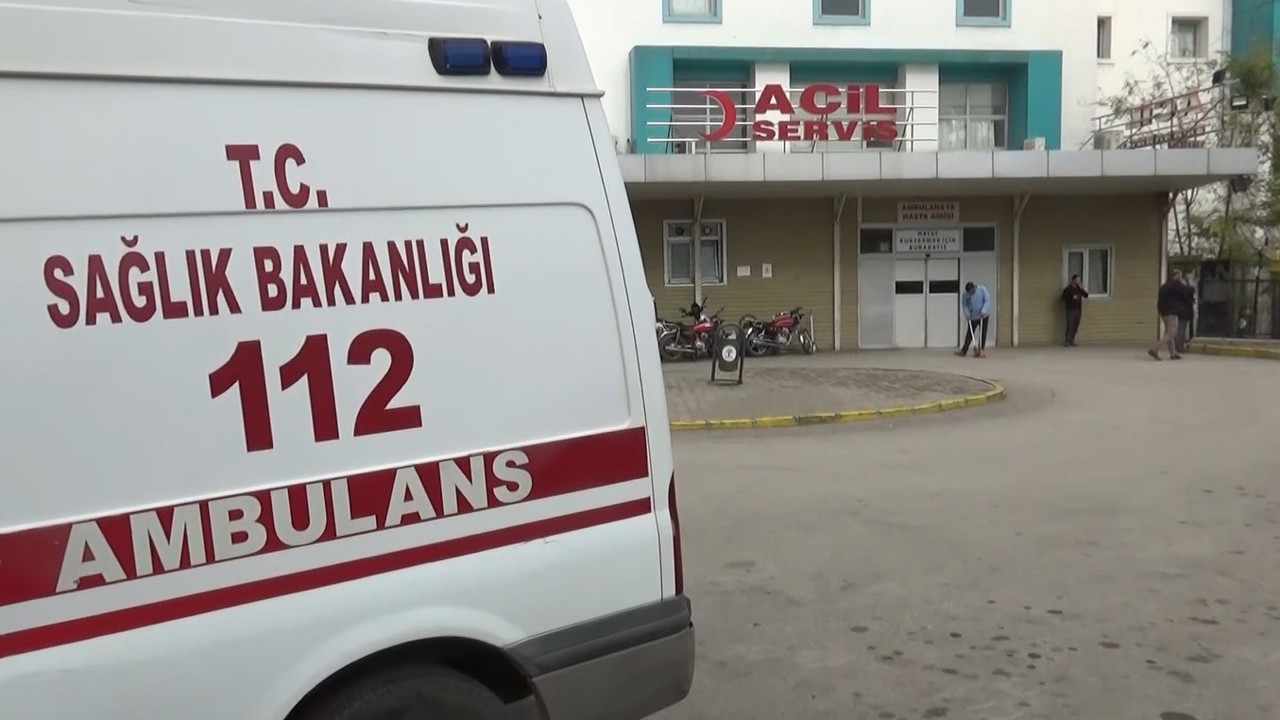 Temizlik için gittiği fabrikanın çatısından düşen işçi hayatını kaybetti
