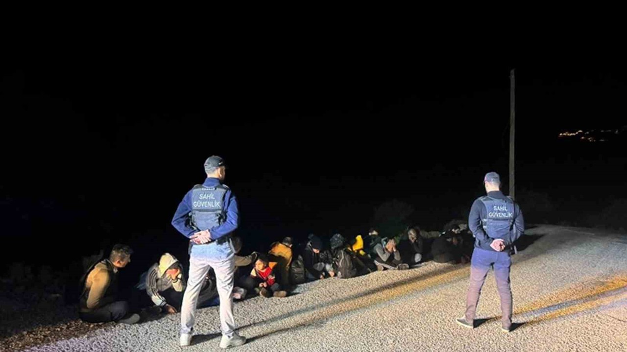 Fethiye’de 40 düzensiz göçmen ve 2 göçmen kaçakçısı yakalandı
