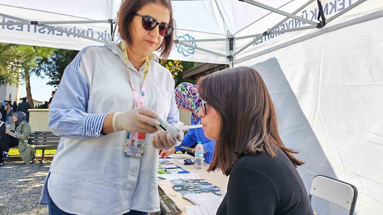 Mobil ekipler vatandaşları sigara bırakmaya teşvik ediyor
