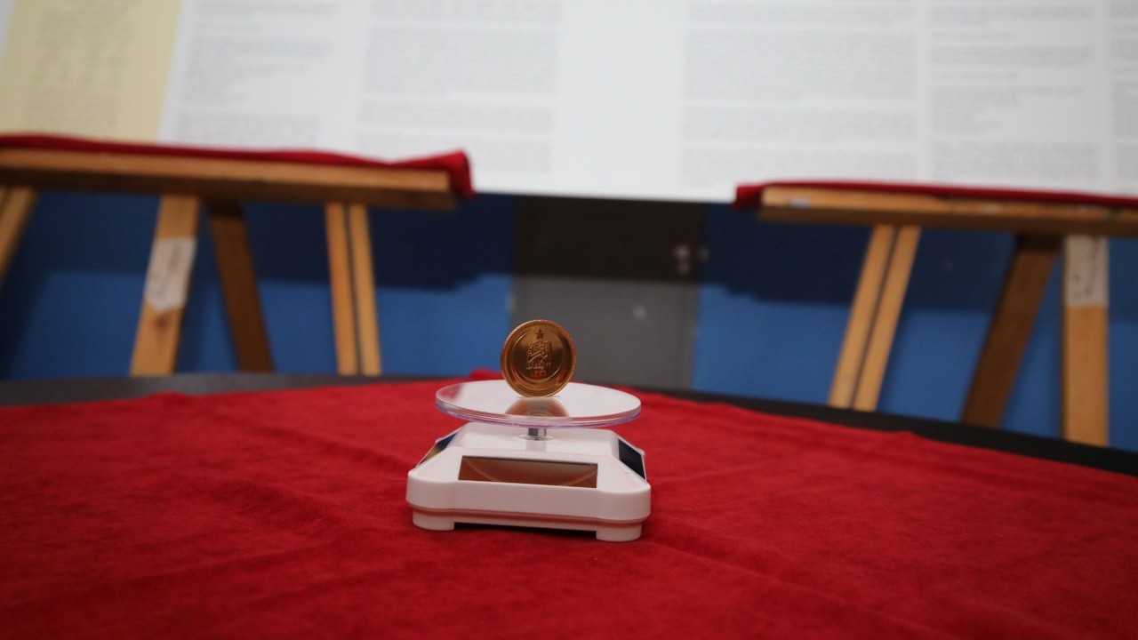 Türkiye Cumhuriyeti’nin ilk altın parası 100. yılında Akdeniz Üniversitesi’nde
