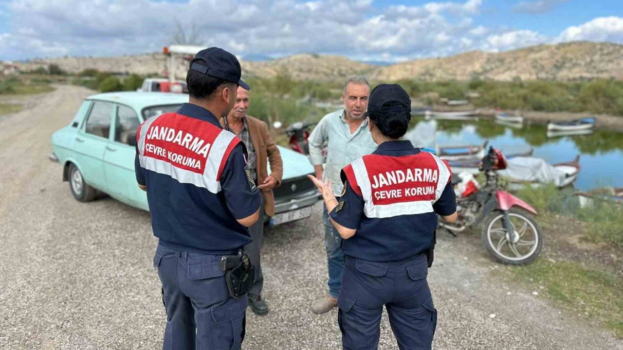 Jandarmadan Bafa Gölü’nde çevre denetimi

