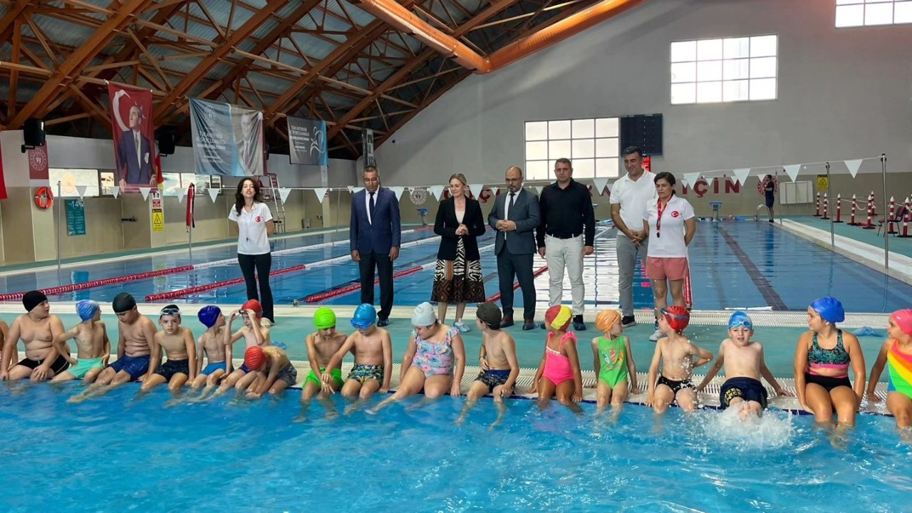 Nazilli’de yüzme bilmeyen öğrenci kalmayacak
