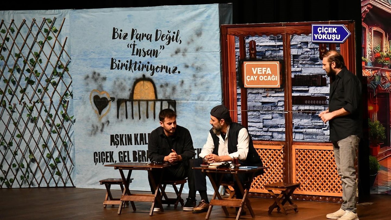 Filistin’in çığlığı "Aynalar" oyunu ile Başiskele’de yankılandı
