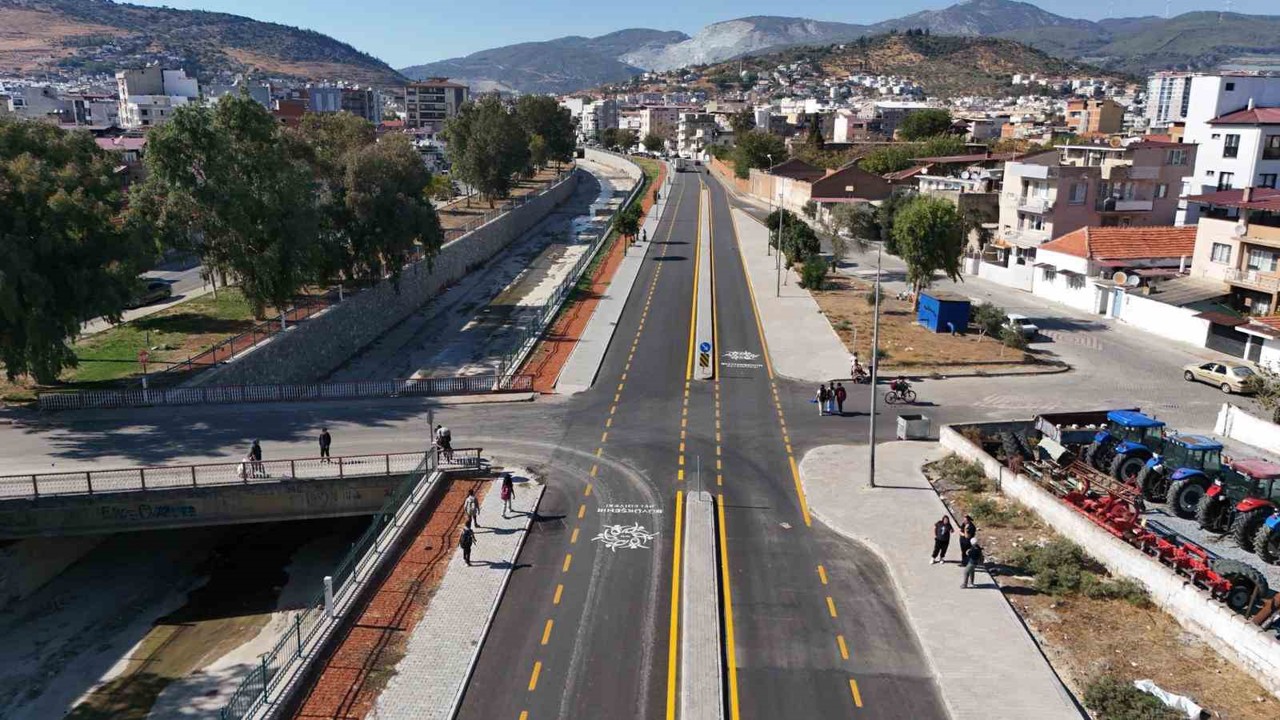 Aydın genelinde yol yapım yenileme çalışmaları sürüyor
