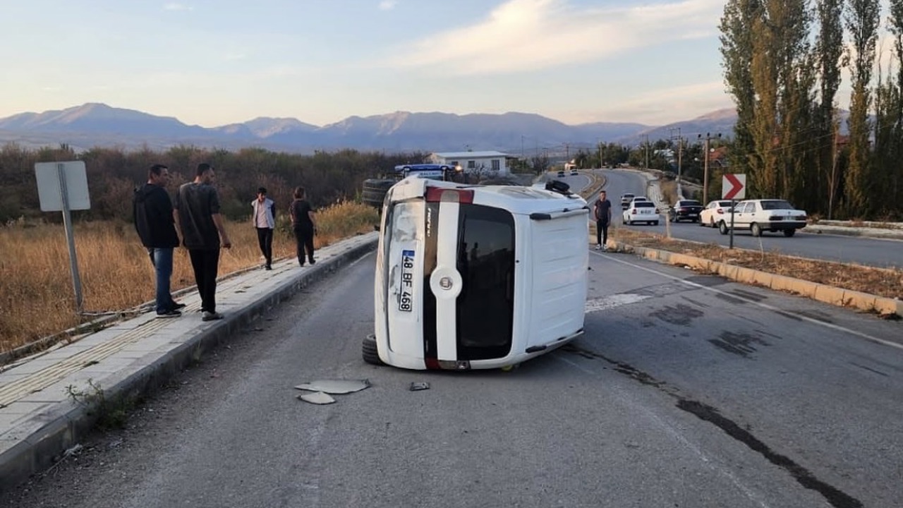 Doğanşehir’de İki Araç Çarpıştı: 3 Yaralı