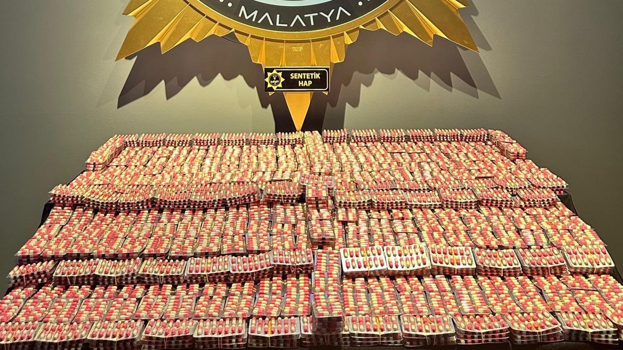 Malatya’da Uyuşturucu Operasyonu: 22 Bin 240 Sentetik Ecza Hap Ele Geçirildi