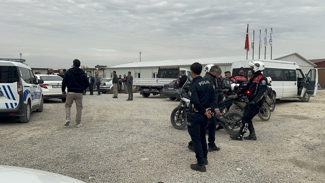 (DÜZENLENDİ)Malatya’da İnşaat Şantiyesinde Bıçaklı Kavga: 4 Yaralı
