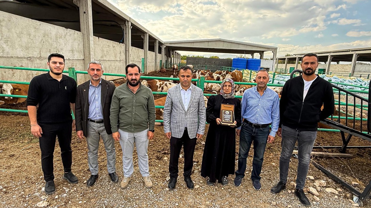 Hafure Adak’ın Üretim Yolculuğu, Kadınlara İlham Kaynağı Oldu
