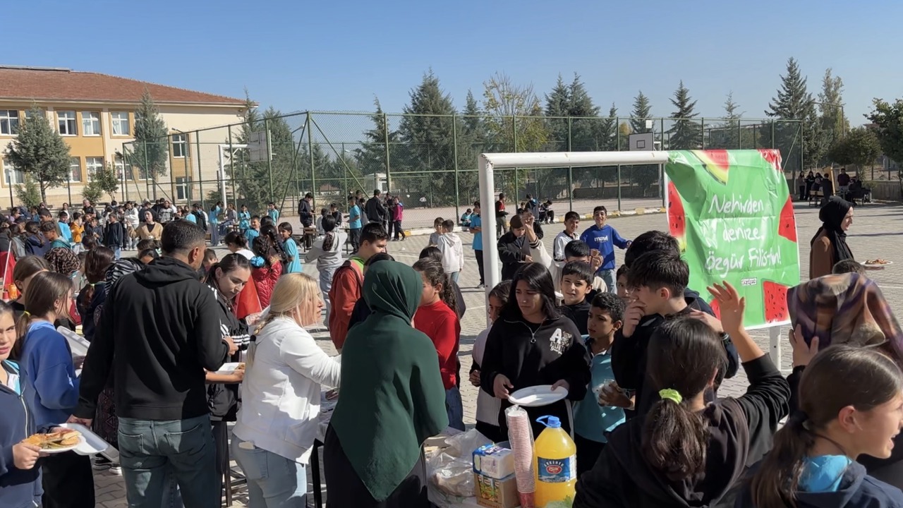 Silahla Ayağından  Vuruldu, Hastaneye Kendi Gitti
