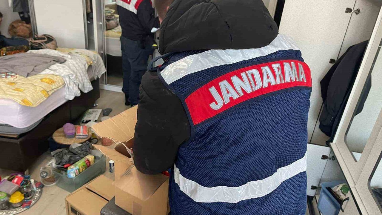 MİT’ten kişisel verileri casusluk faaliyetiyle yurt dışına aktaran şebekeye operasyon: 3 kişi tutuklandı
