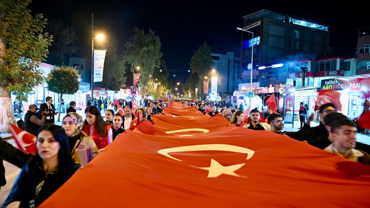 Malatya’da Cumhuriyet’in 102. Yılı Coşkuyla Kutlanıyor