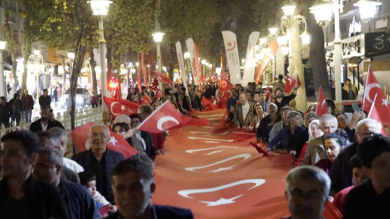 CHP Ve Sivil Toplum Kuruluşlarından Cumhuriyet Yürüyüşü