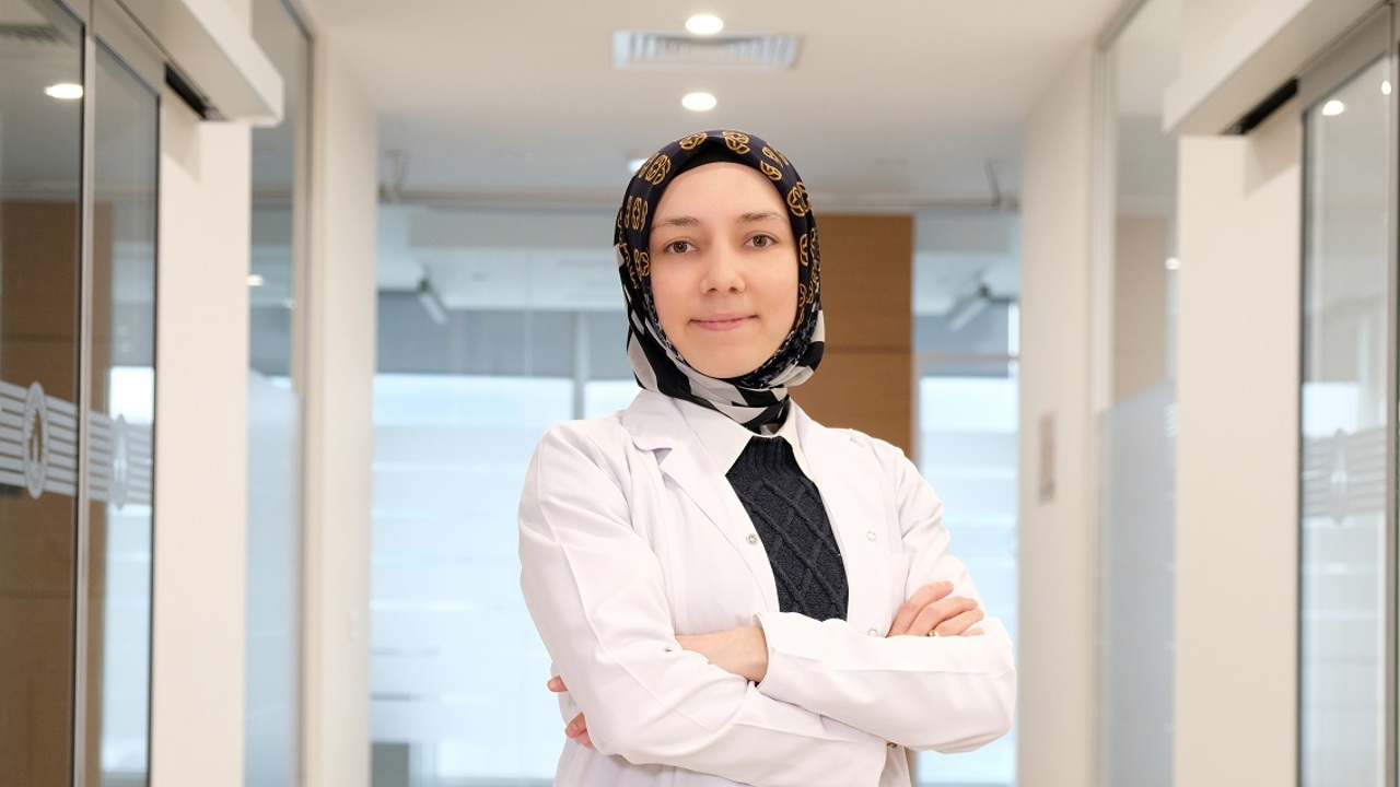 Diş eti çekilmesinin en büyük sebebi diş taşı!