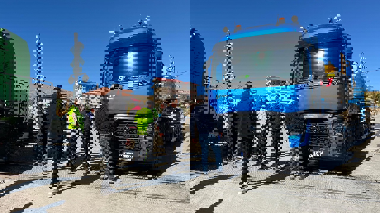 Doğanşehir’de Hemzemin Geçitte Tren ile Tır Çarpıştı