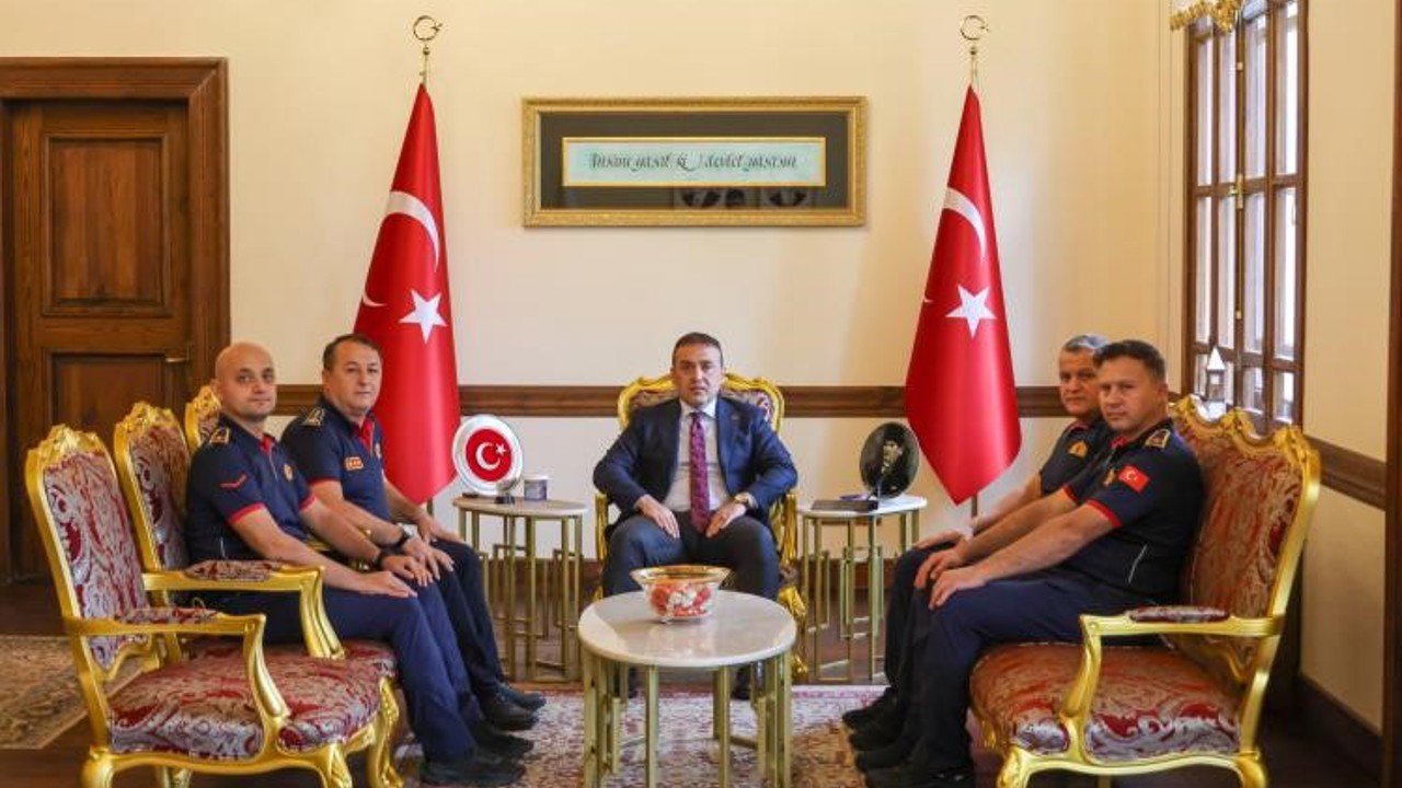Bilecik Valisi Sözer, itfaiye personelleri ile bir araya geldi
