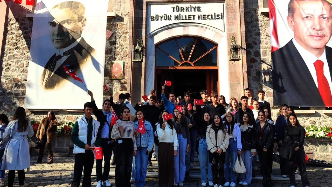 Arguvanlı Gençler 29 Ekim'i Ankara'da Kutladı