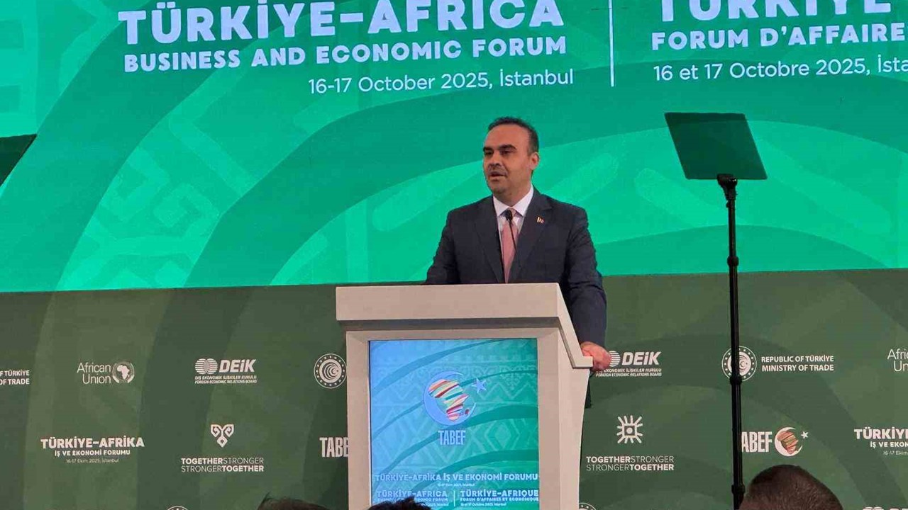 Bakan Kacır: "Türkiye ile Afrika arasındaki karşılıklı ticaretin hacmi 36 milyar doların üzerine çıktı"
