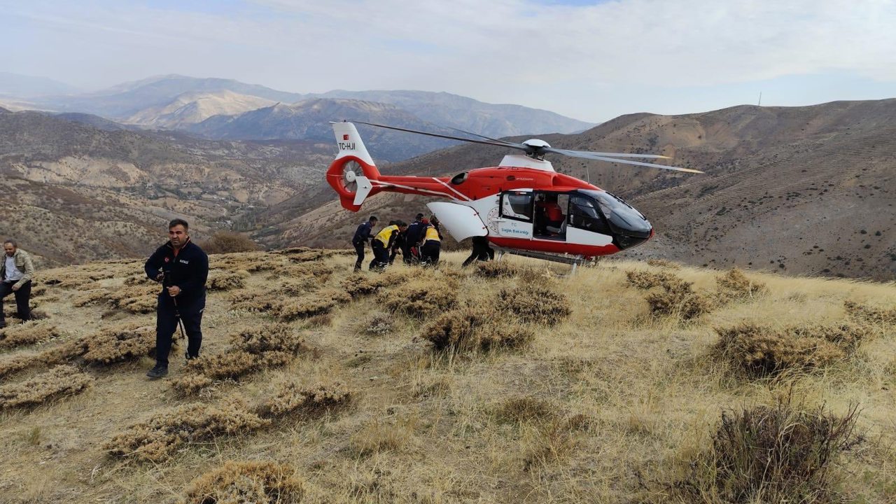 Ağaç Keserken Yaralandı, Hava Ambulansı İle Kurtarıldı