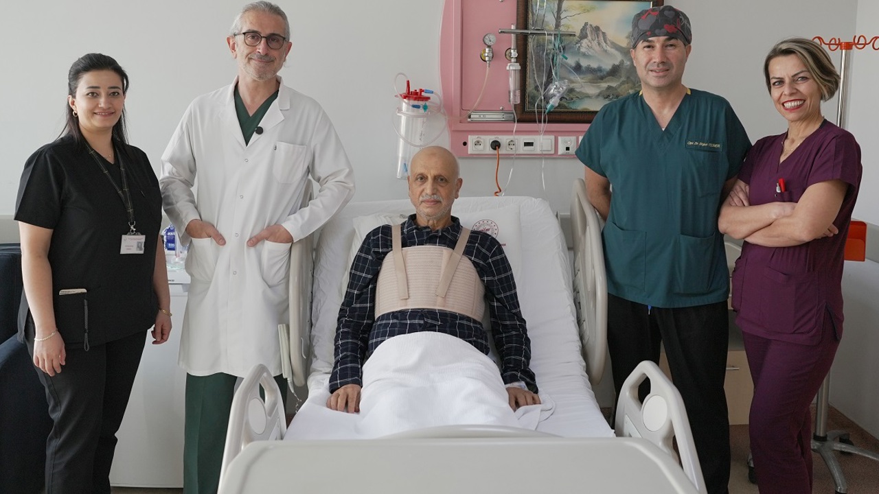 MEAH’da Kalp Tümörü ve Üç Damar Tıkanıklığı Aynı Operasyonda Tedavi Edildi
