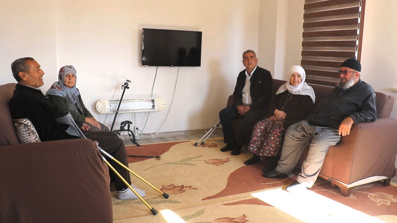 Depremzedeler Yeni Evlerinde Huzurlu Bir Yaşam Sürdürüyor