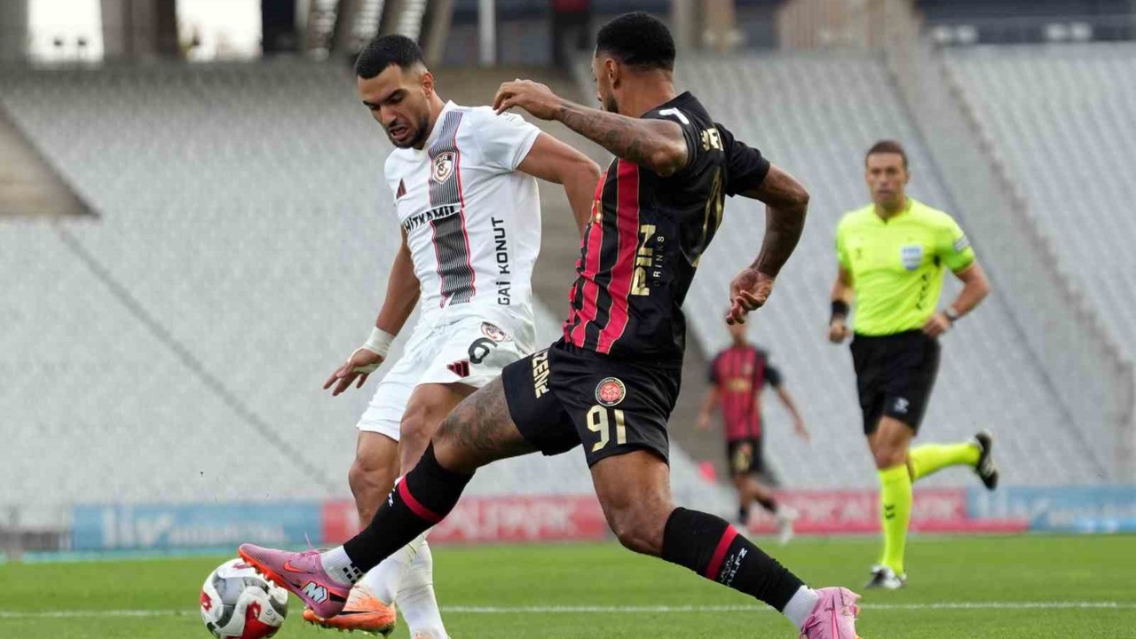 Trendyol Süper Lig: Fatih Karagümrük: 0 - Gaziantep FK: 0 (Maç devam ediyor)
