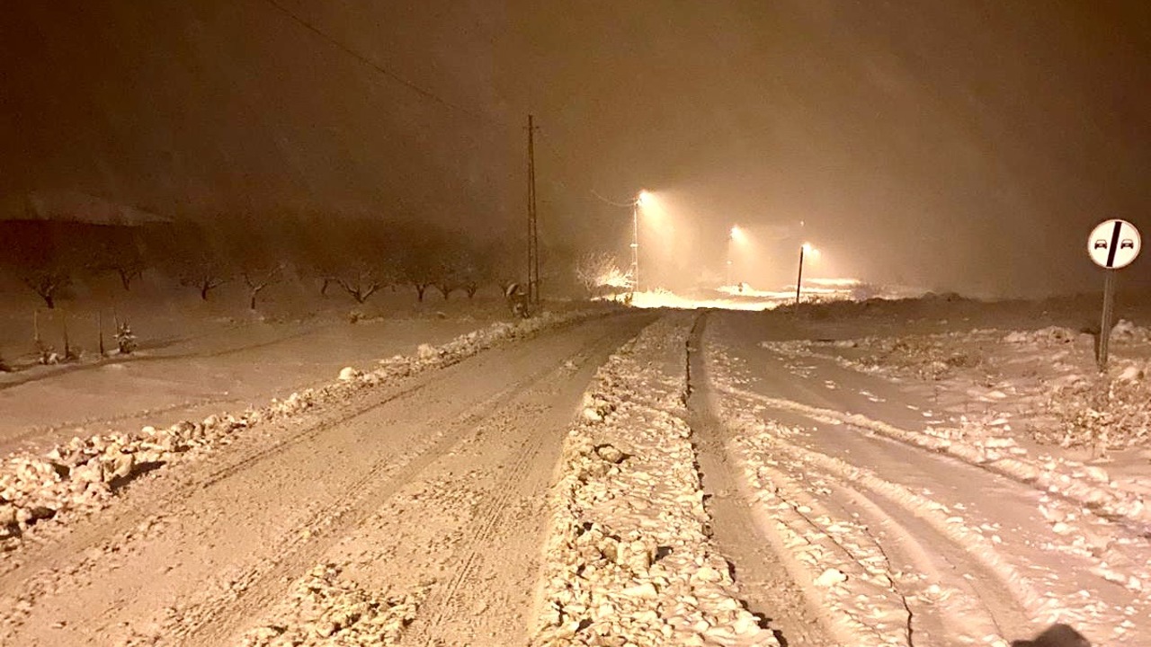 Darende’de Kar Mesaisi: Belediye Ekipleri Gece Boyu Sahadaydı