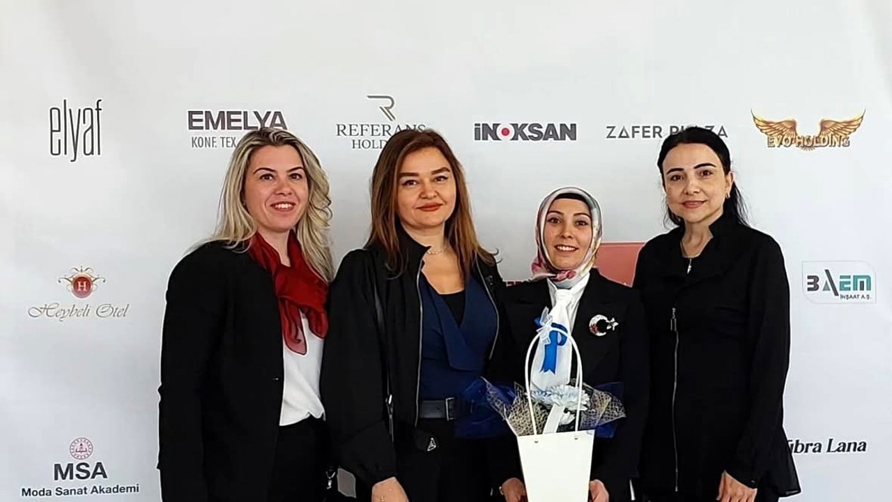SUBÜ öğrencisi Bursa Fashion Week’te üçüncülük elde etti

