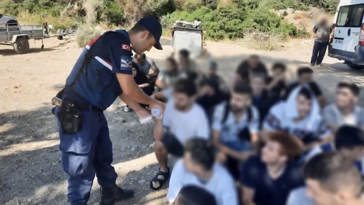 Jandarmadan Düzensiz Göçe Darbe: 69 Organizatör Yakalandı