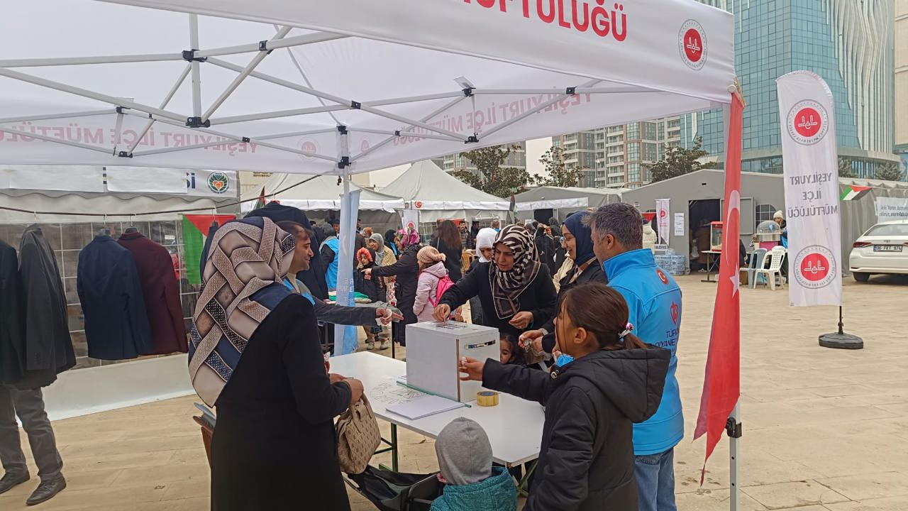 Malatya’da Filistin İçin Hayır Çarşısı Açıldı