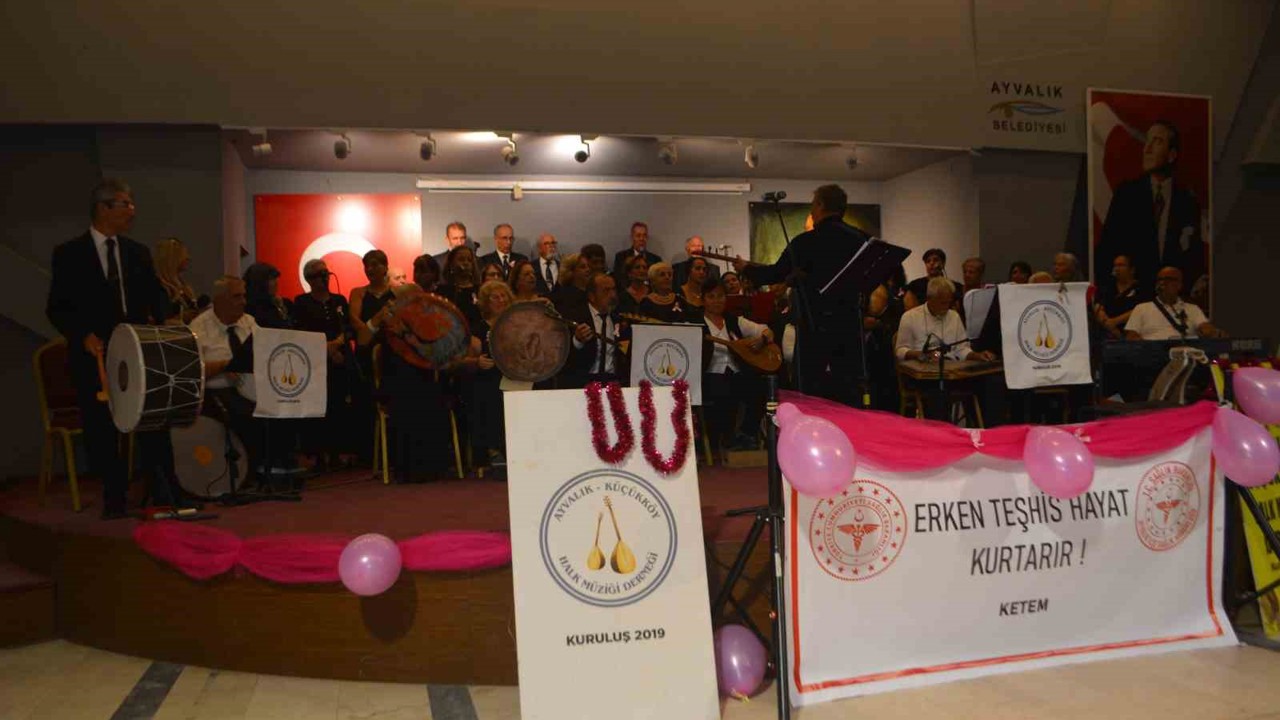 Ayvalık’ta türkülerle kanser farkındalığı
