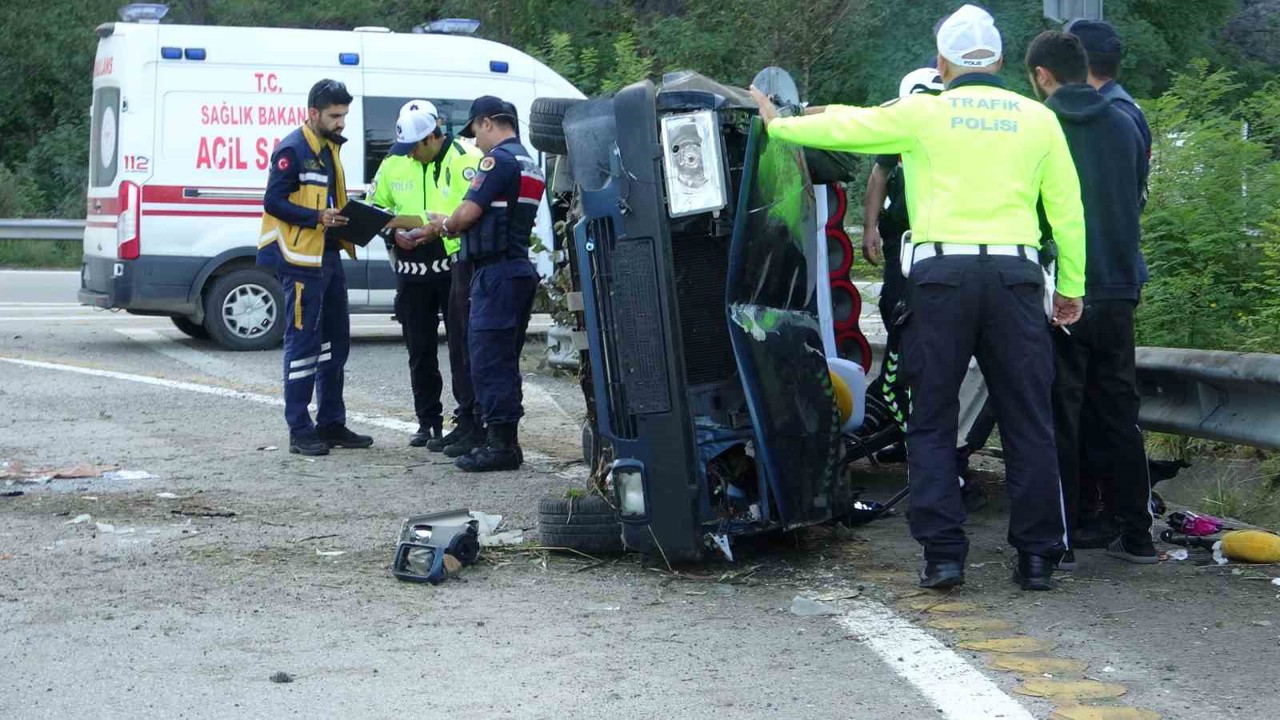 Giresun’da otomobil takla attı: 2 yaralı
