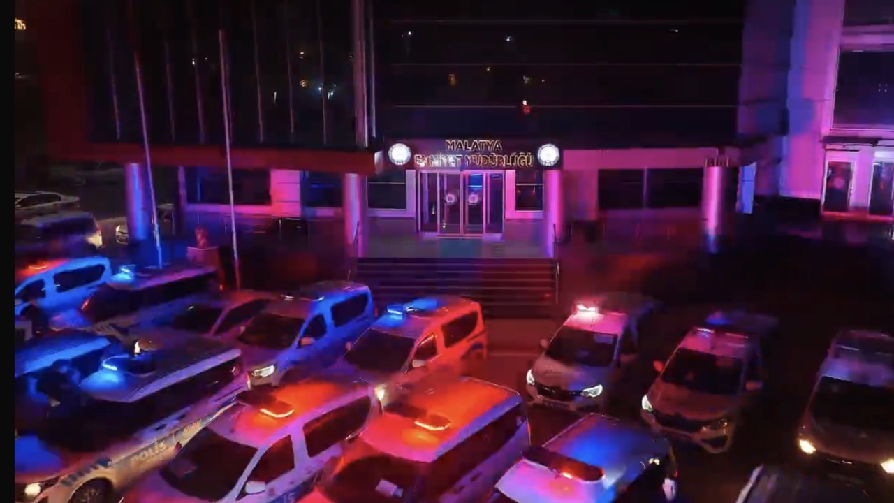 Suç Örgütlerine Yönelik Operasyonda 15 Şüpheli Tutuklandı