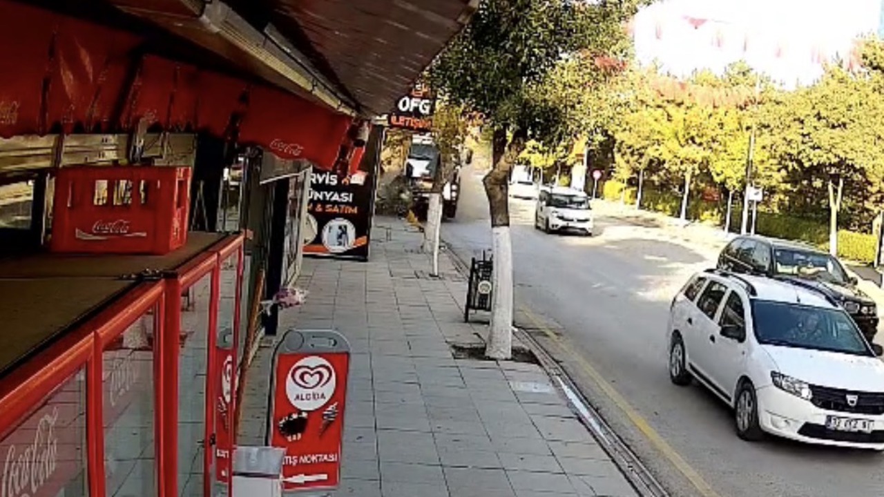 İnönü Caddesi’ndeki Hafriyat Kamyonu Kaza Anı Ortaya Çıktı