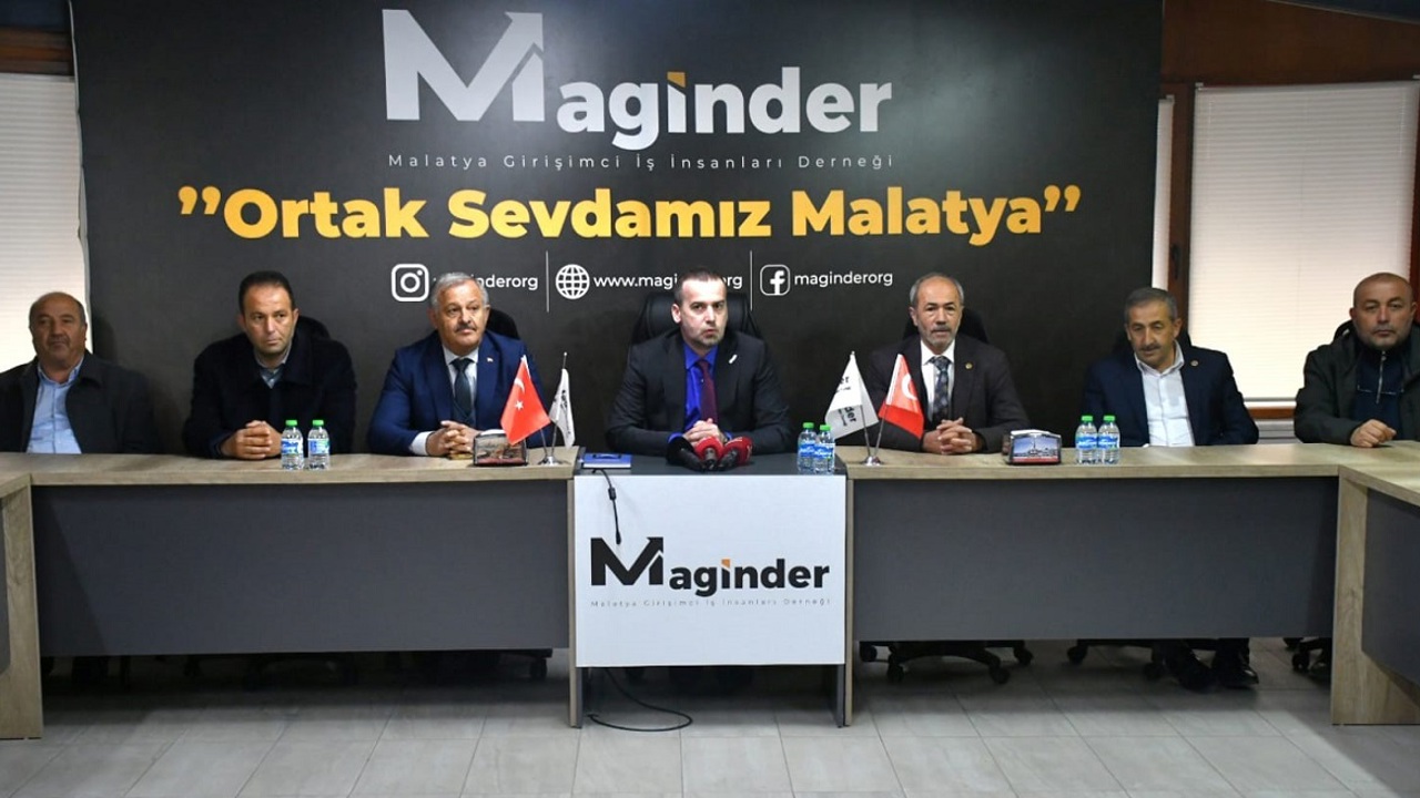 “Hızlı Tren Müjdesi Malatya’ya Uğramadı: Muhtarlardan Siyasi Mesaj”