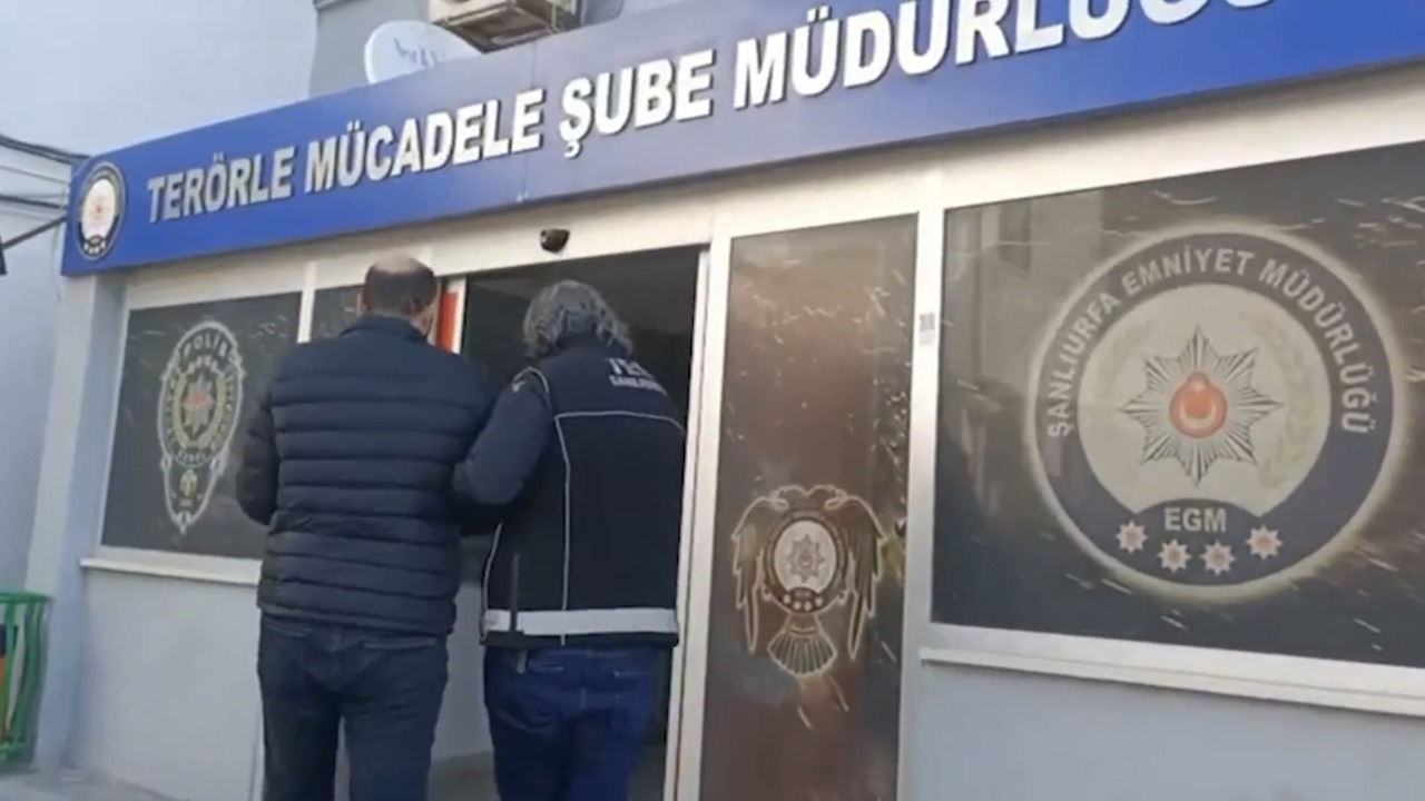 FETÖ Operasyonlarında 121 Şüpheli Yakalandı