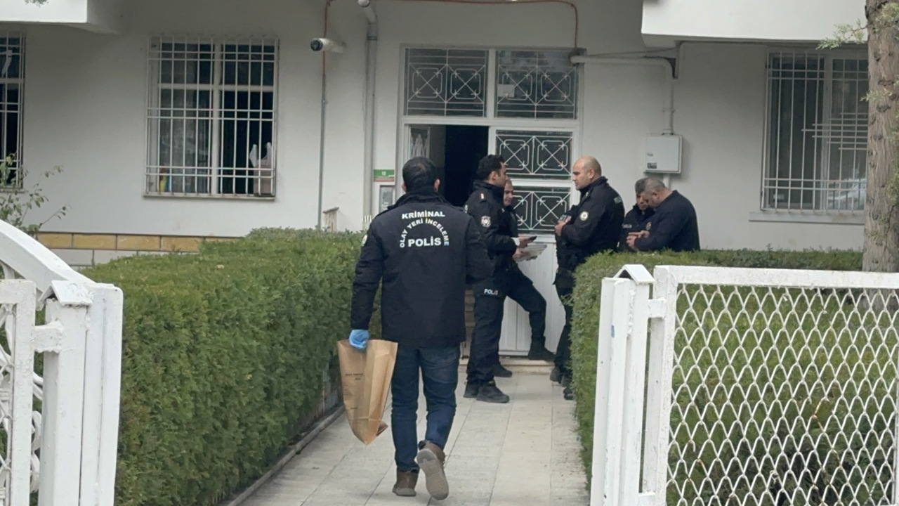 Malatya’da eşiyle boşanma aşamasında olduğu iddia edilen bir kişi, evde doğalgaz