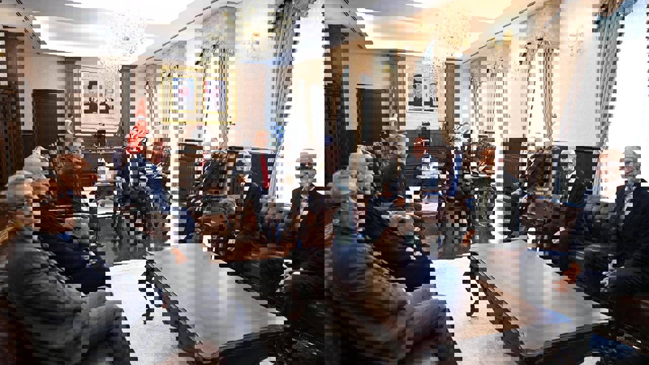 Emekli Sendikalarından Vali Seddar Yavuz’a Ziyaret: Depremzede Emeklilerin Sorunları Rapor Halinde Sunuldu