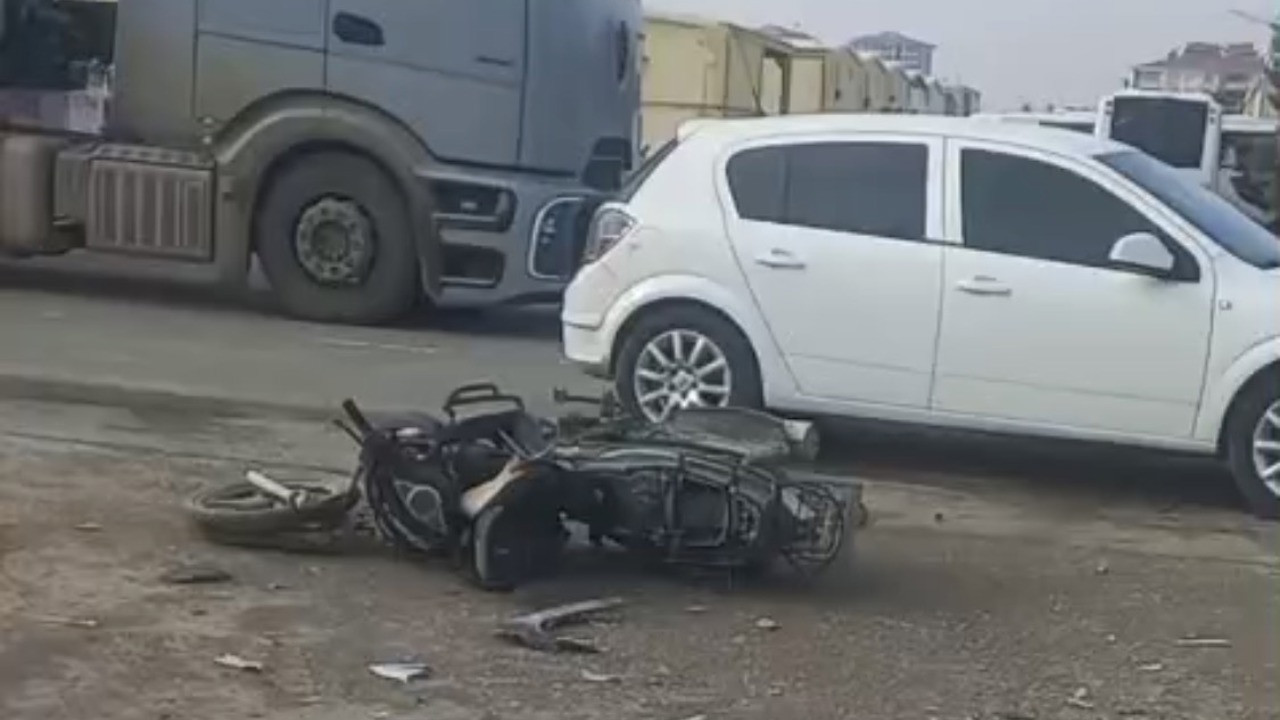 Malatya’da Otomobil İle Motosiklet Çarpıştı: Sürücü Ağır Yaralandı