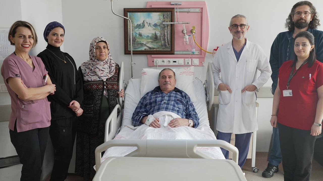 Malatya Eğitim ve Araştırma Hastanesinde Bir İlk: Aort Yırtığı Kapalı Yöntemle Onarıldı
